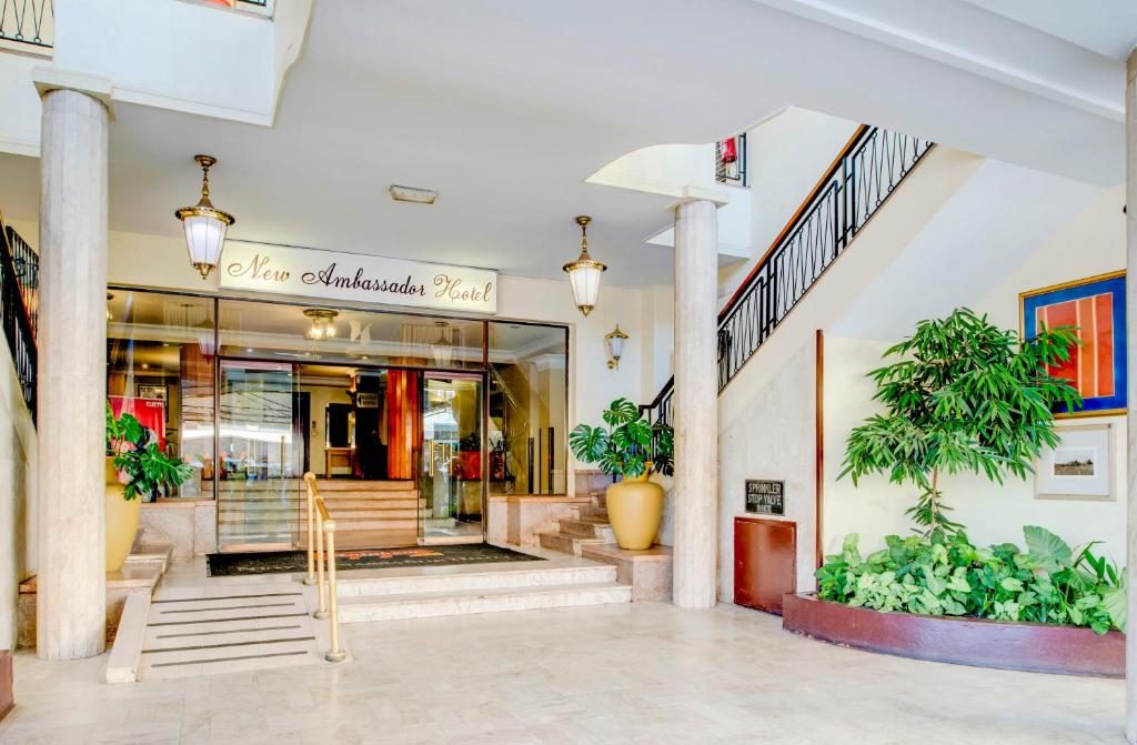 Stay at the New Ambassador Hotel, Harare