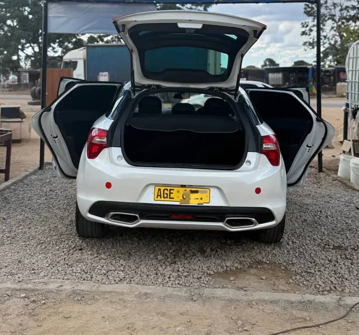 Citroën DS5 | Hatchback | 2.0HDi Turbo Diesel