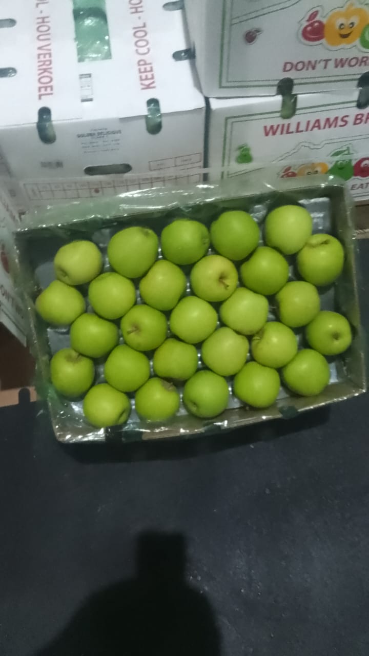 Fresh South African Apples and Grapes for Sale